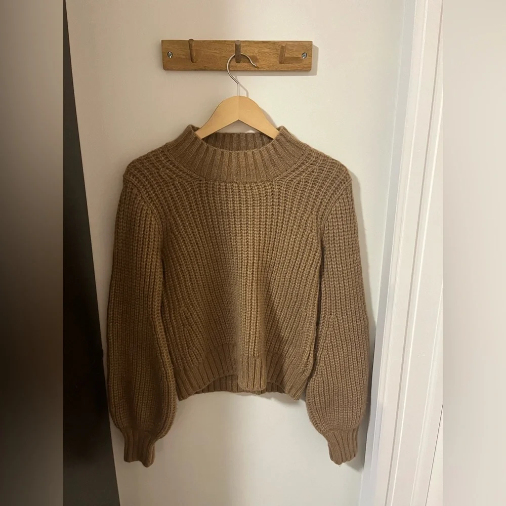 Doen Sweater - Picture 1 of 7